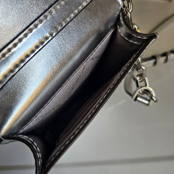 Michael kors phone crossbody - Picture 9 of 10